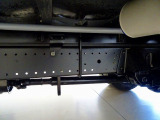 燃料タンク100L タイヤ止め2個 左シャシ中央工具箱 右シャシリア3連タイヤチェーンフック シャーシは 錆止め/マフラー塗装 仕上げに力を入れています。