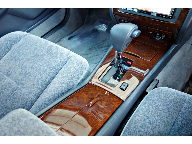 トヨタ クラウン 2.5 ロイヤルサルーン 新品WORK18インチアルミ 新品車