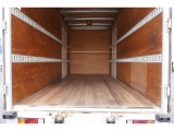 中古車に保証を付ける事は自信のある車両を仕入れ販売する事、 粗悪なエンジン・ミッションの車両を販売しない事、 整備点検をしっかりする事です。 当店とお客様の信用!
