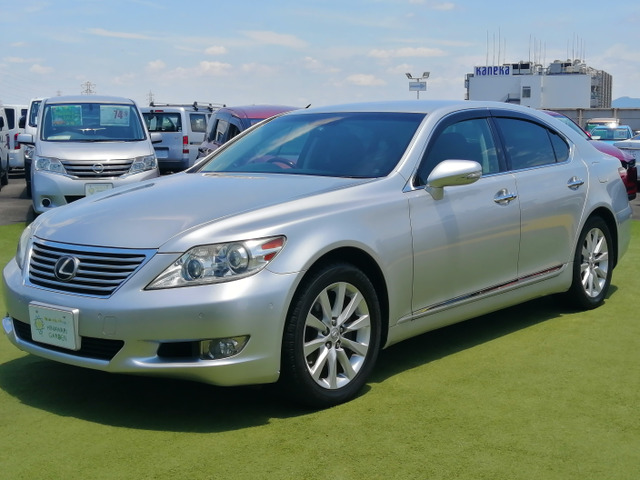 レクサスLS 460 純正リアエアコンシートスイッチ肘掛け付き　中古品 レクサス LS 460 バージョンC Iパッケージ 革シート/純正ナビ/クルコン