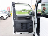 ※車両は全て現状販売です。ナビ、オーディオ等の装備品は入庫時に一通りチェックをしておりますが動作保証は一切しておりません。現車確認時にお客様自身でチェックをお願い致します。