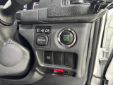 【全国納車OK】 現車をご覧になれないお客様でも、安心してお車をご購入いただける環境を整えております。 色々な角度から撮影したたくさんの画像など豊富な資料送りいたしております。