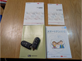 ブックレット類やスペアスマートキーは納車時にお渡しいたします。