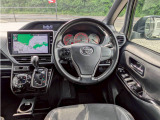 ハンドルのスレやハゲがある車両も多いですが、年数、距離を比較した場合状態は良好です。