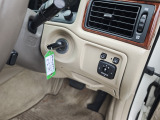 【展示車両について】 低価格を実現するため、微細な傷などは修理せずに展示している場合がございます。できるだけご説明させて頂くようにしておりますが、ご不安な方はスタッフまでお尋ねください。