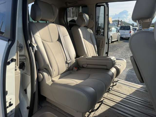 日産 セレナ 2.0 20G 4WD 両側電動スライドドア 全周囲カメラ TV の