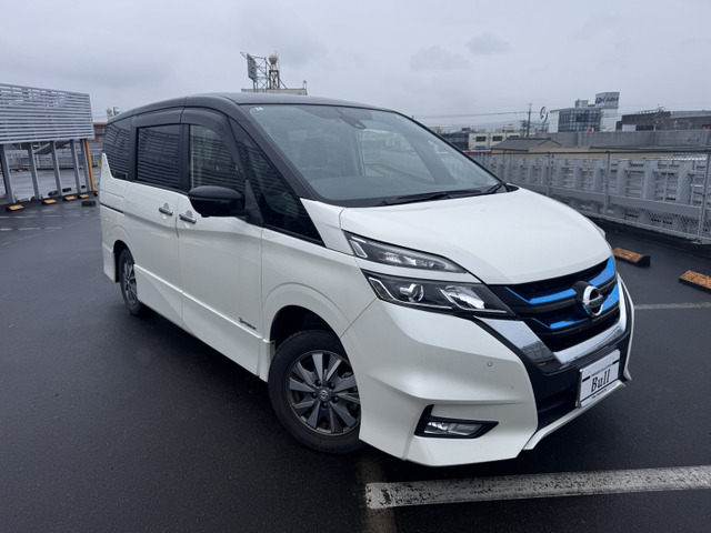 セレナ 1.2 e-POWER ハイウェイスターV 