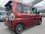 【全国納車OK】 現車をご覧になれないお客様でも、安心してお車をご購入いただける環境を整えております。 色々な角度から撮影したたくさんの画像など豊富な資料送りいたしております。