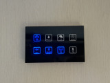 電装品はこちらのタッチ式集中パネルで簡単操作!