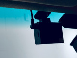 【納車後】弊社は納車後のアフターサービスに力を入れております。中古車は、買った後の心配がつきものだと思います。遠方の方でも安心していただけるよう、お近くの整備工場を紹介させていただきます。【整備】