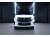 セレナ 2.0 ハイウェイスターV 4WD 8人乗り/両側スライドドア/バックカメラ