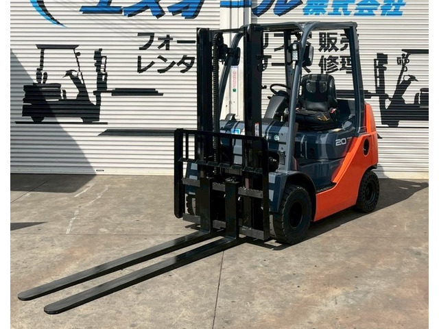 トヨタL&F エンジンフォークリフト 3.0M2.0t