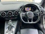 中古車の販売が中心になりますが、新車の販売も取扱いございます。