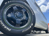 足元にはスタイリッシュなトイファクトリー別注モデルのRPM RACINGアルミホイール!