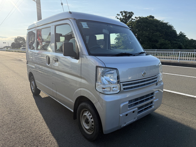 日産 NT100クリッパー 