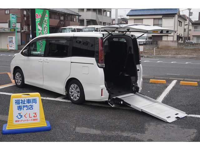 ノア 2.0 X ウェルキャブ スロープタイプI 車いす2脚仕様 