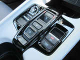 エレクトリックギアセレクター!直感的な操作性によりドライバーの快適な運転を支援します。スイッチでオン/オフ操作が出来る電子制御パーキングブレーキ採用!