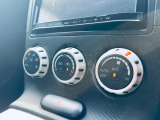 【納車後】弊社は納車後のアフターサービスに力を入れております。中古車は、買った後の心配がつきものだと思います。遠方の方でも安心していただけるよう、お近くの整備工場を紹介させていただきます。【整備】
