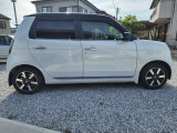 運転席側のリアタイヤ付近に傷凹みがありますが、比較的綺麗な車両となっております。なおかつ低走行です