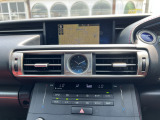 アナログ時計から高級車の風格が漂います♪