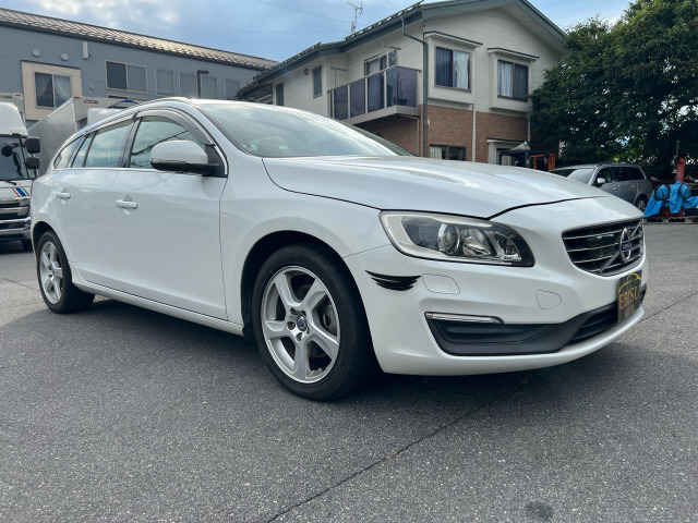 ボルボ V60 T5 Rデザイン ETC ドラレコ付き ホワイト革シート の中古車
