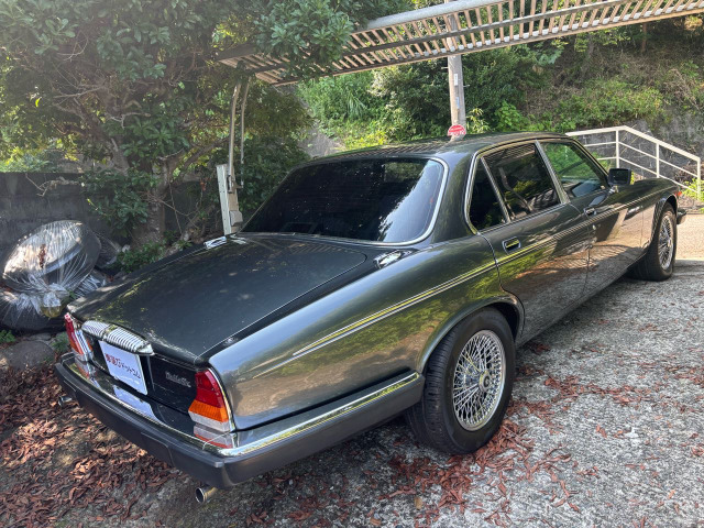 ディムラー ディムラー ダブルシックス 特注ワイヤーホイール の中古車