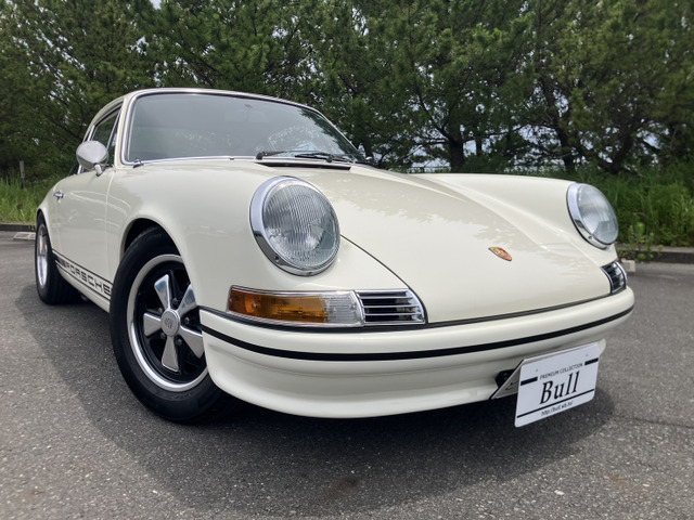 911