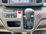 納車仕上げでは、通常ポリマーコーティングは施工しますが、硬化型のガラスコーティングもご対応しております。ご要望や駐車環境などに合わせて、ご提案させていただきます。