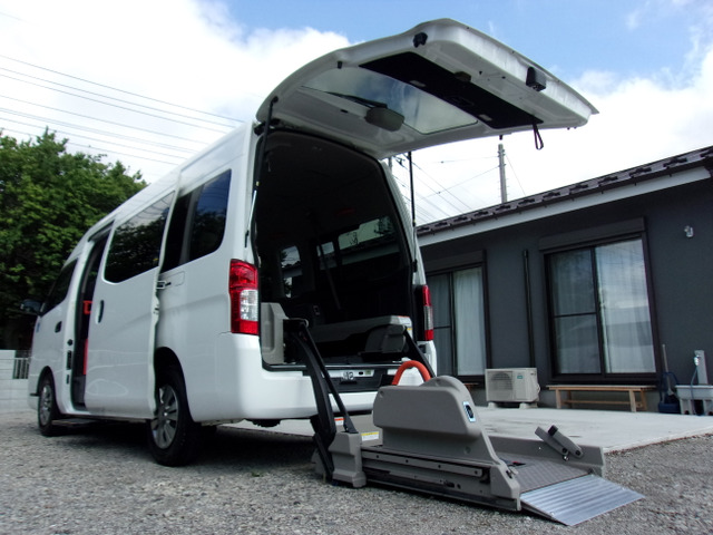 NV350キャラバン 2.5 チェアキャブ M仕様 車いす2脚仕様 アラウンドビューエマブレ