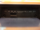 CD,DVD,SDカードスロットル。