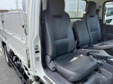 車内シート、目立つ破れなし!