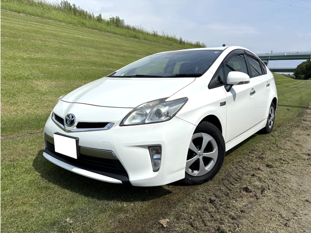 トヨタ プリウスPHV 