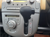 ライフはインパネシフトを採用しております。運転席から手が届きやすく操作しやすいです。