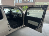 ダイハツ車は広くドアが開きます!