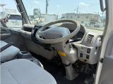 4000cc  2t 2トン 平ボディ 垂直パワーゲート付 荷台内寸299&times;162 パワーウインドウ 内外装仕上げ済み AT オートマ 積載2000Kg P/G 昇降荷重500Kg