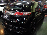 後期モデルK20A型iVTECエンジン201PS&6MTミッション&タイプR専用マフラー&タイプR専用サス&タイプR黒赤スポーツシート&やイプRキャリパー&レザーステアリング他専用装備充実車です