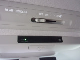 後席用空調コントローラー。