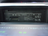 CD,DVD,SDカードスロットル。
