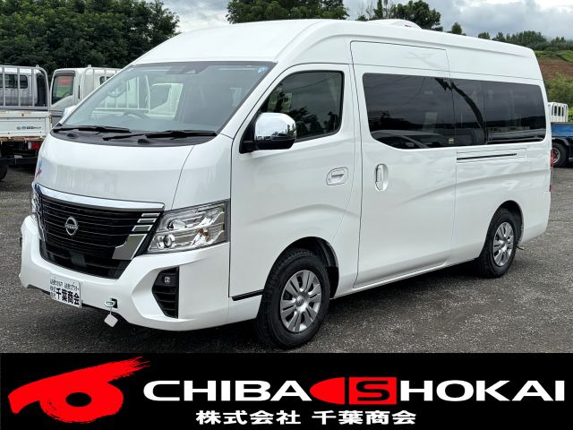 キャラバン キャンピングカー 4WD