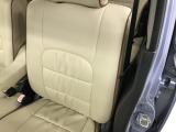 【自社整備工場完備】 自社整備工場を完備しており、納車前は徹底整備後お渡しとなります。自社工場だからこそ時間をかけれる。自社工場だからこそきめ細かい整備を。自社工場だからこそ出来る事があります。