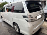 平成22年式トヨタ ヴェルファイア2.4Z、2WDをご紹介します。走行距離141,710km。上質なパールホワイトのボディで、ミニバンならではの広い室内が魅力です。安心の横滑り防止装置とABS搭載、さらにETC