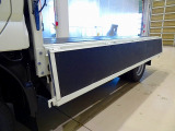 荷台内寸:311&times;161&times;38 三方開 床アピトン張り