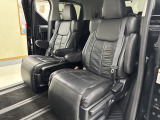 【ガラス張りの品質】 当社の展示車両にはAIS鑑定書とオートオークション会場の査定表を積み込んでいます。プライスボードの金額は諸経費込みのお支払い総額。品質も価格も百聞は一見に如かず。一目瞭然です。