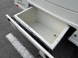 外部ゴミ専用収納庫!FRP製で丸ごと水洗いできる設計なので、汚れても清掃が簡単です!