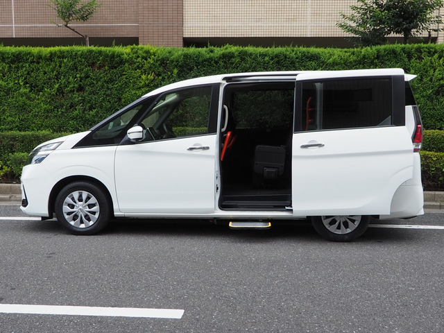 セレナ 2.0 B B 送迎タイプ オートステップ仕様