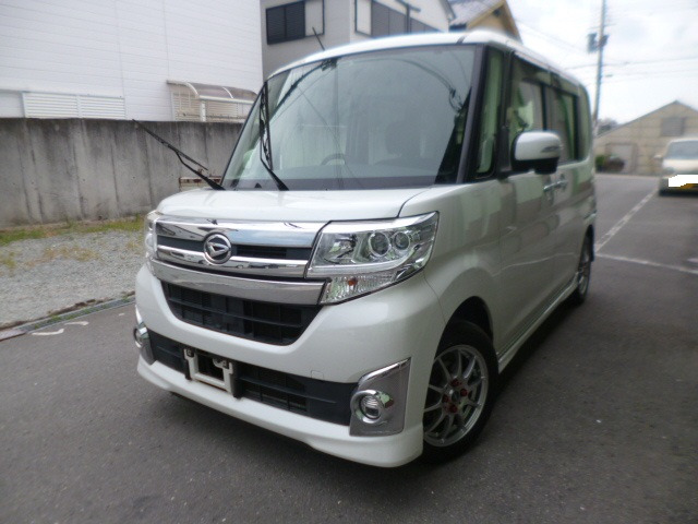 ダイハツ タントカスタム 