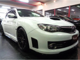 GRBインプレッサWRXSTIピュアホワイトカラーSTIエアロ&EJ20BOXERターボエンジン6MT4WD&HKSF-CONSマフラー車高調EVC他ブーストUP仕様車が入庫しました