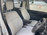 運転席シート☆使用感も少なく、良好な状態となっております!丁寧に使われていたことがよくわかります♪