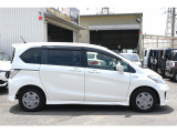 ☆★国家資格整備士在籍☆★ 整備のプロが常駐し、納車前点検からアフターフォローまで万全の体制を整えております!お車に関するお悩みや疑問点などがあれば、専門知識を持ったスタッフが丁寧にお答えします♪