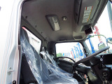 車内綺麗な状態です。2人乗り。モケットシート